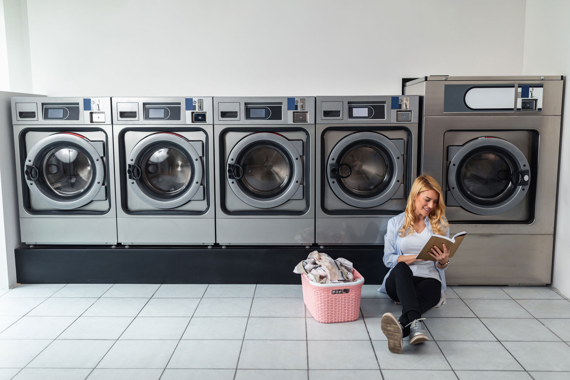Laundromat 3 Shutterstock 1331464454 (1)
